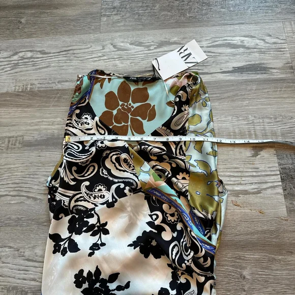 blouses - Picture 2 of 8